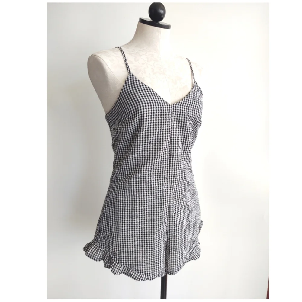 Honey Punch Gingham Romper Black & White Cami Ruffle Hem Size Small - Picture 4 of 12
